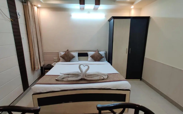 OYO 19453 Hotel Holy Basil