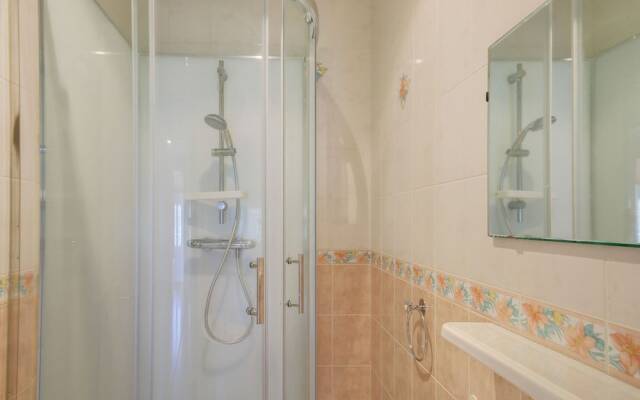 Spacious Holiday Home near Forest in Auvergne