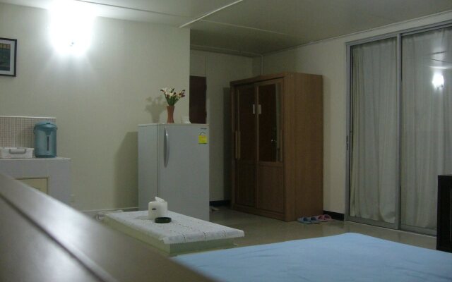DMK Don Mueang Airport Guest House