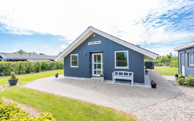 6 Person Holiday Home in Hemmet