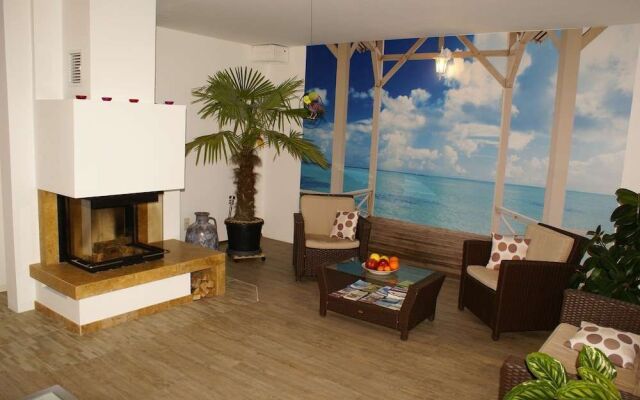 Oasis Apartment
