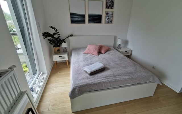 WS Lovely Garden&Parking Apartment