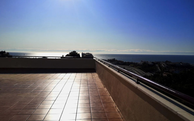 Golf Fields Apt, Seaview, Pool, Free Parking