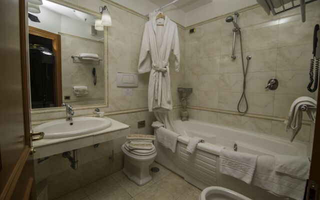 Luxury Rooms H 2000 Roma