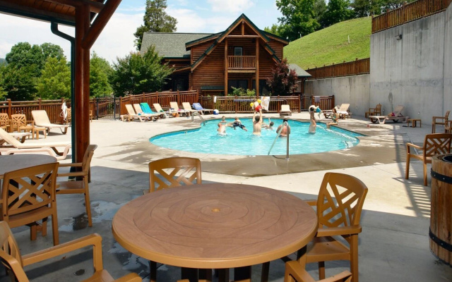 Big Daddy Bear 545 - Five Bedroom Cabin