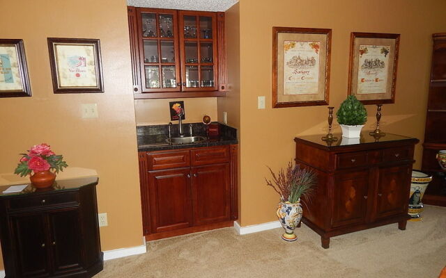 Four Seasons Racquet Club Condominiums