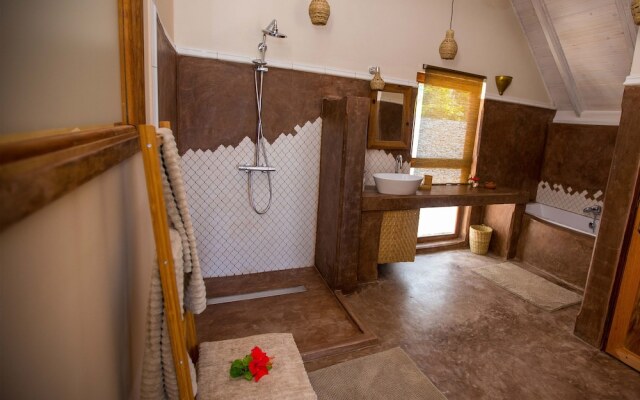 Clove Island Villas & Spa