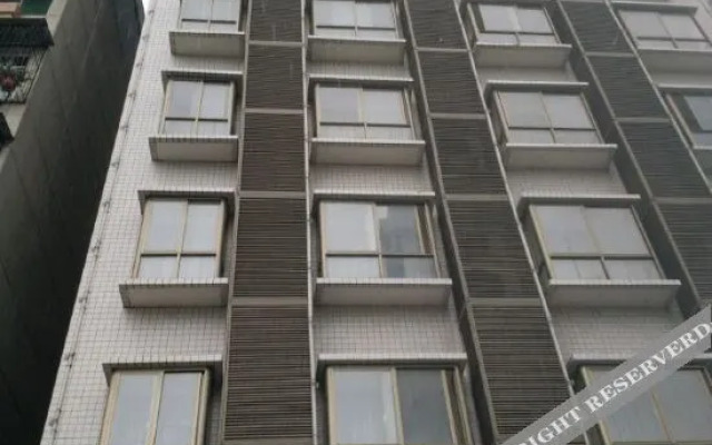 Fudu Business Hotel (Ankang College)