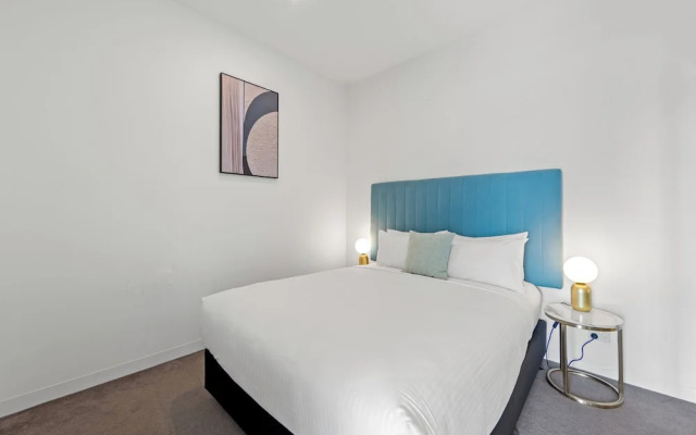 Trafalgar Lane Apartments by CLLIX