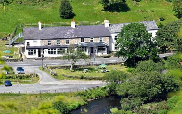 Bryn Tyrch Inn