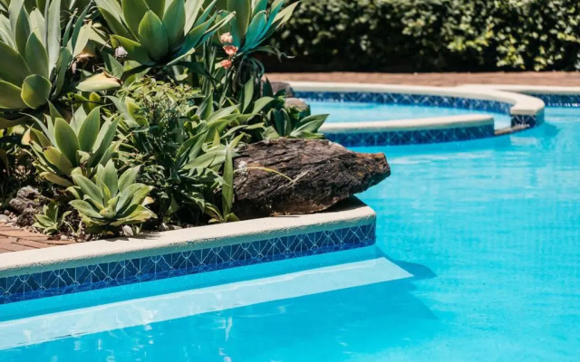 Checkers Resort & Conference Centre