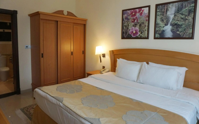 Golden Tulip Sharjah  Apartments