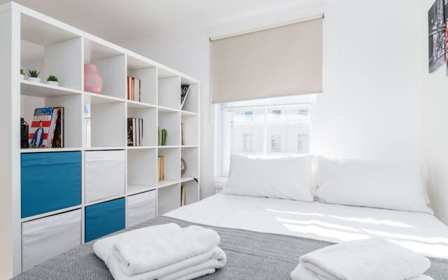 Bright Studio Flat, Amazing Location!