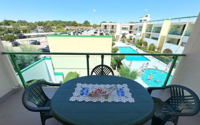 Apartment With Pool View-beahost