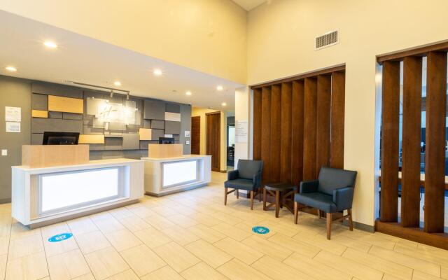 Holiday Inn Express Anaheim West by IHG