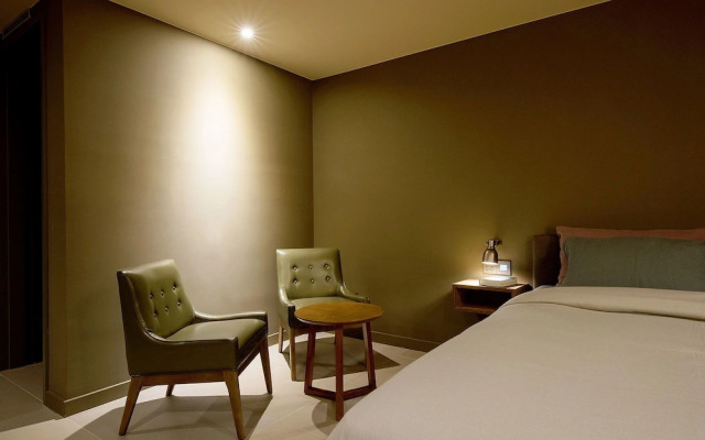 Nineth Hotel