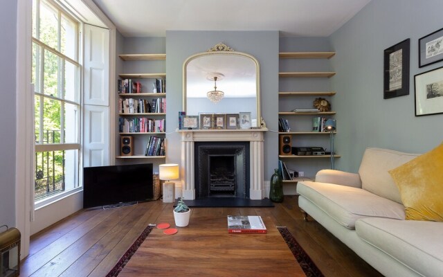 Two Bedroom House in Islington