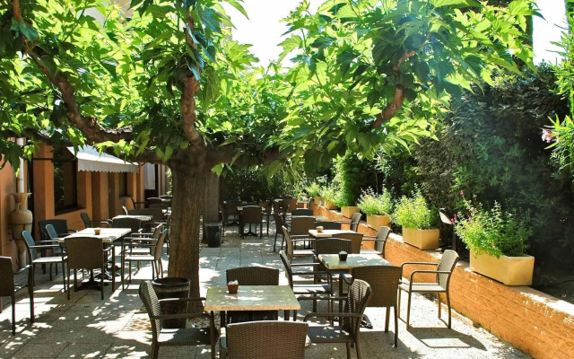 ibis Avignon Centre Pont de l'Europe