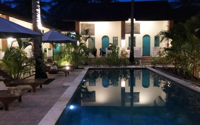 White Coconut Cottage