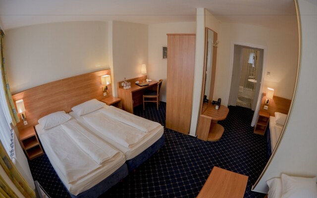 Elbbrücken Hotel