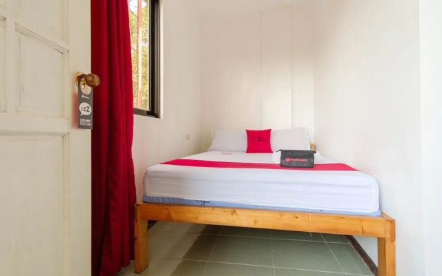 RedDoorz near Coron Coliseum