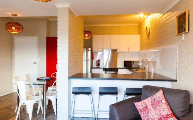 Summit 11 - Fabulous views and location