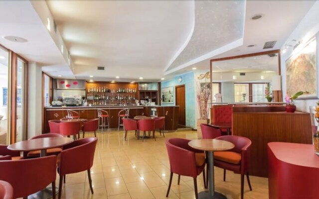 Hotel Aris