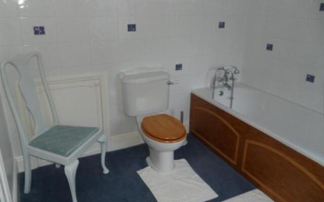 Big Sky Guest House- ROOM ONLY