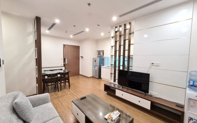 Canh Apartment in Vinhome Skylake
