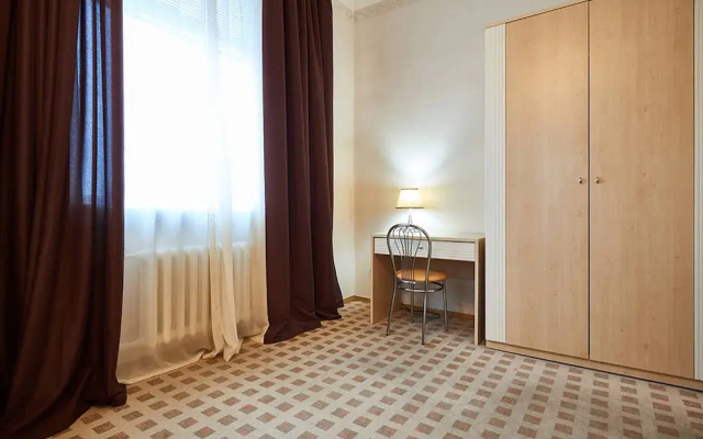 Апартаменты Home-Hotel, ул. Крещатик, 27