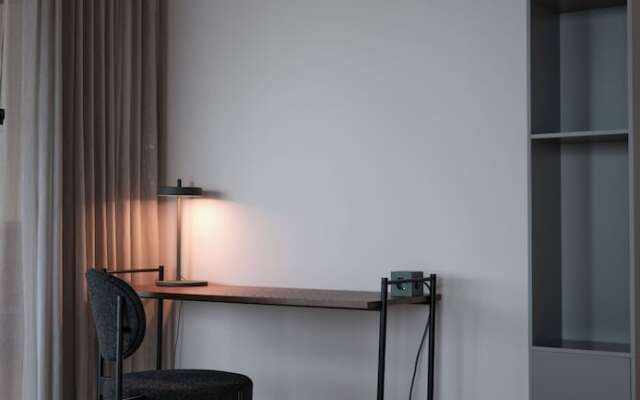 The Zipper Hotel & Apartments