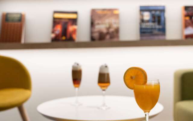 Suites Plaza Hotel & Wellness
