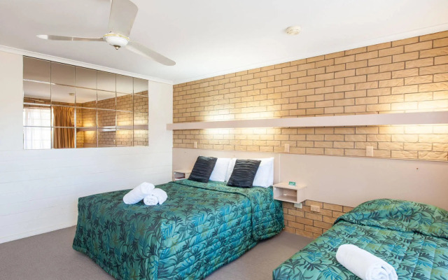 Jacaranda Place Motor Inn