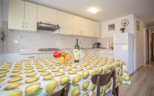 Apartments Crevatin Riva