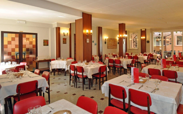 Hotel Moderno