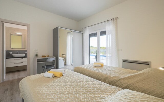 Stunning Home in Kujici With Sauna, Wifi and 5 Bedrooms