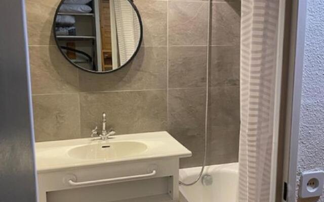 Studio Au Pied Des Pistes Et Funiculaire