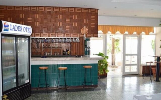 Lades Hotel