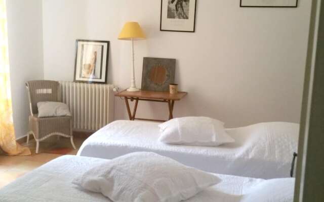 House With 3 Bedrooms in Six-fours-les-plages, With Enclosed Garden an