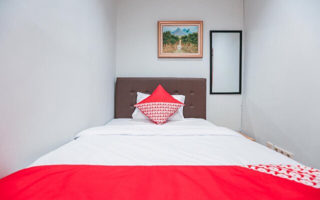 OYO 135 Menteng Guest House