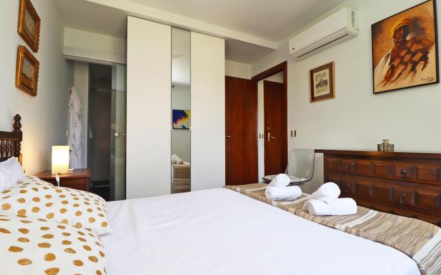 Del Parque Flats Castillo