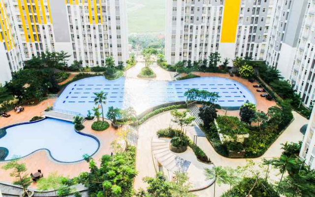 Comfortable 2BR Apartment at Springlake Summarecon By Travelio
