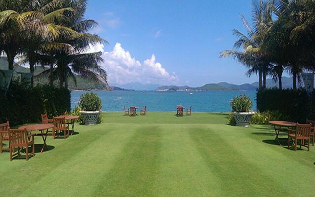 Diamond Bay Golf & Villas