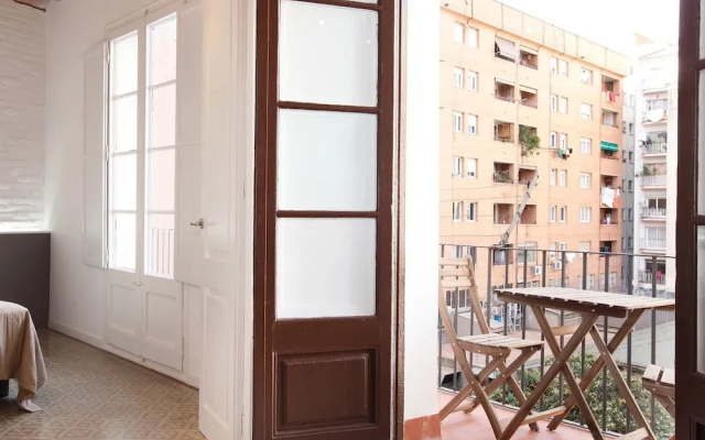 Modernist Flat - Sagrada Familia