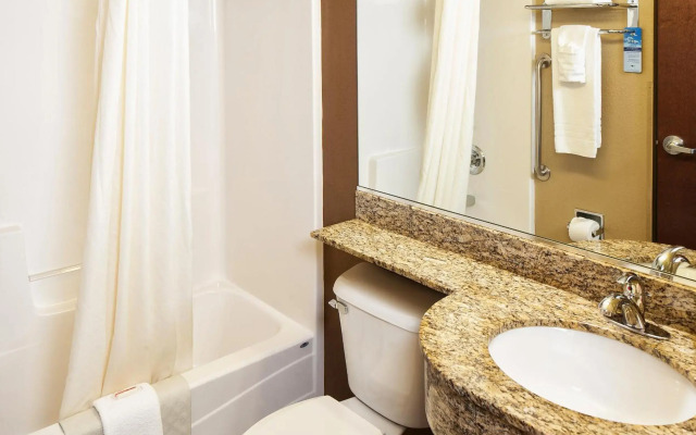 Microtel Inn & Suites by Wyndham St Clairsville/Wheeling