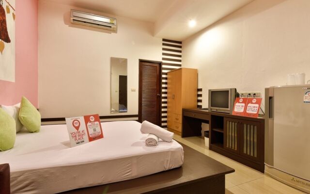 Nida Rooms Lavendar Moon Old Phuket