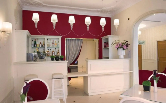 Hotel Queen Mary Paris