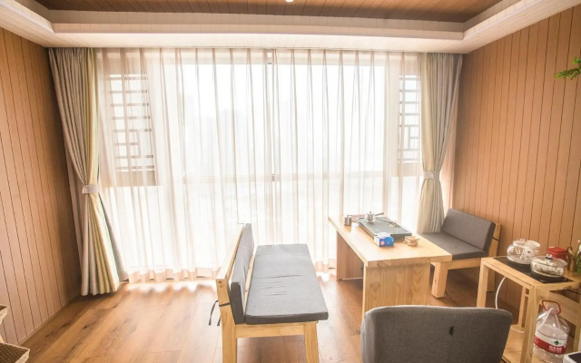Locals Apartment Place 28