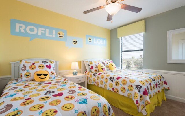 1401 Moonvalley Drive