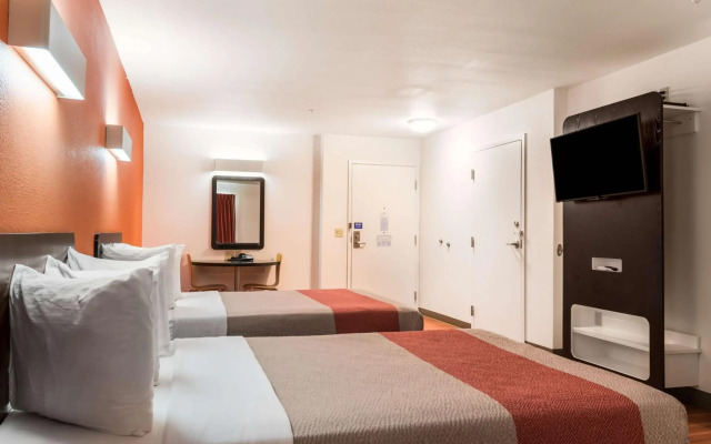 Motel 6 Wilkes Barre, PA - Arena